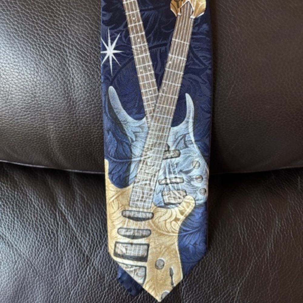 GUITAR- A.Rogers silk tie- NICE-Guitars